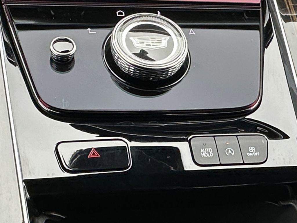 Used 2025 Cadillac Escalade Premium Luxury image 17