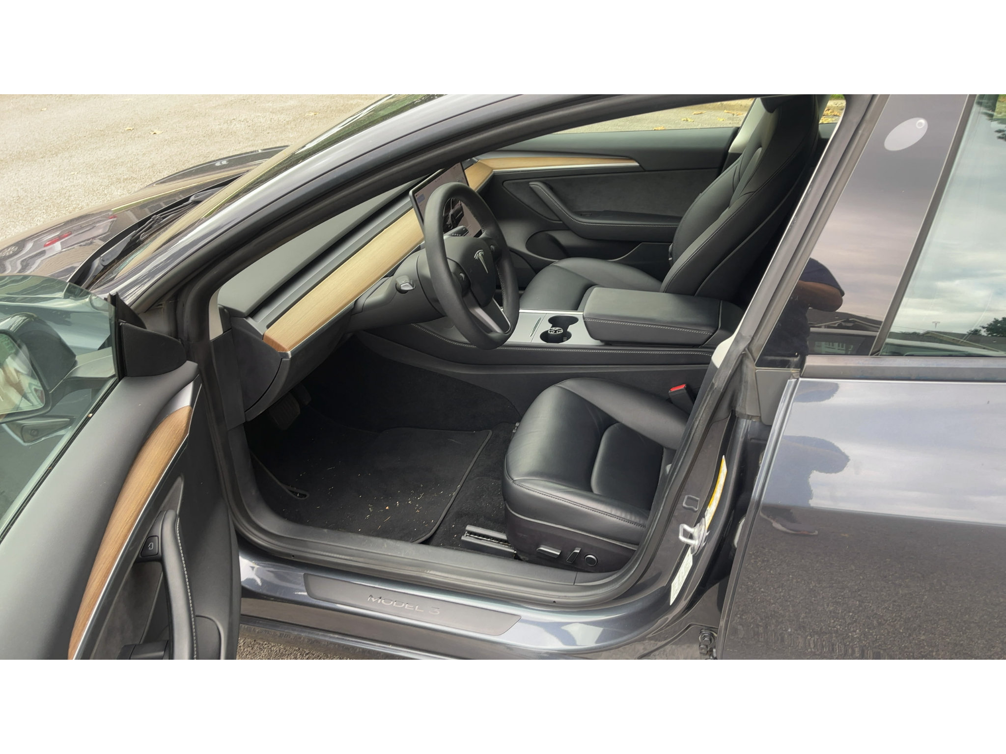 Used 2022 Tesla Model 3 Long Range AWD/4WD image 5