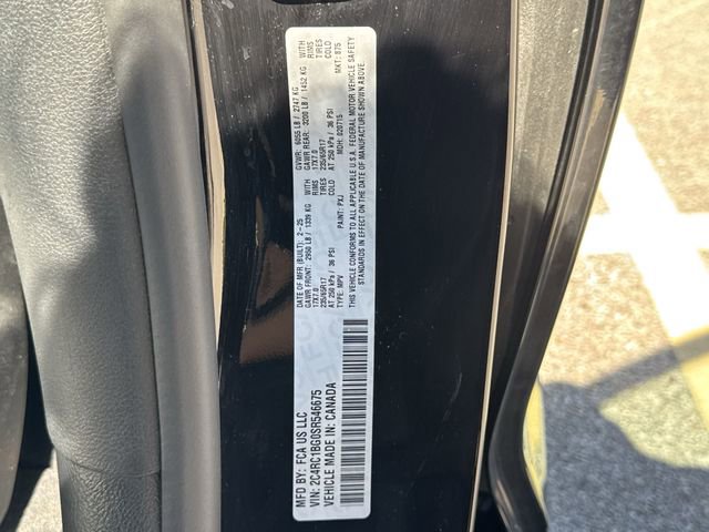 Used 2025 Chrysler Pacifica Select FWD image 32