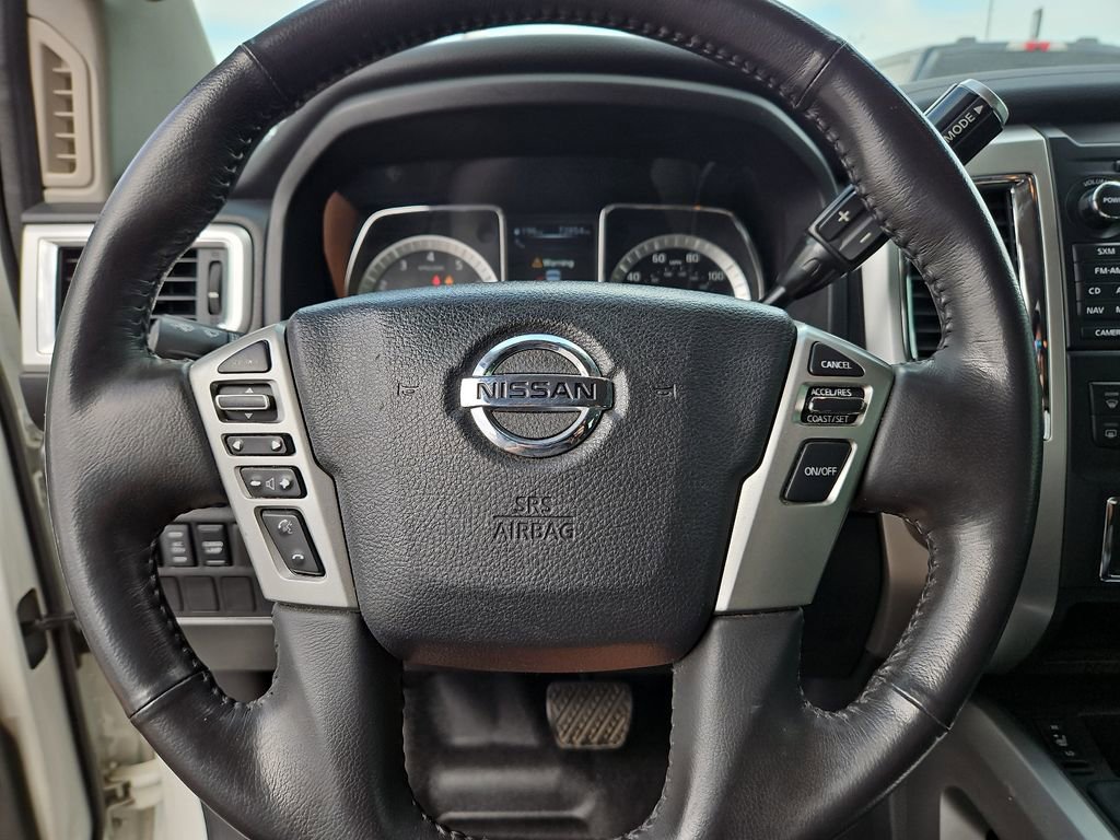 Used 2018 Nissan Titan SV w/ SV Convenience Package RWD image 30