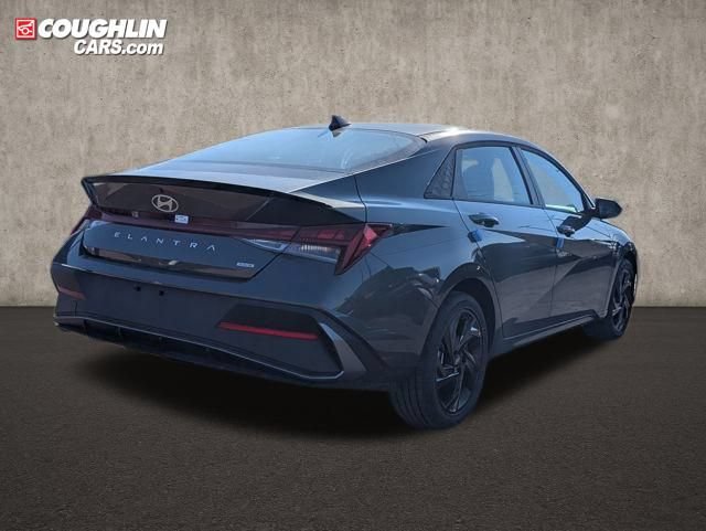 New 2026 Hyundai Elantra SEL FWD image 8