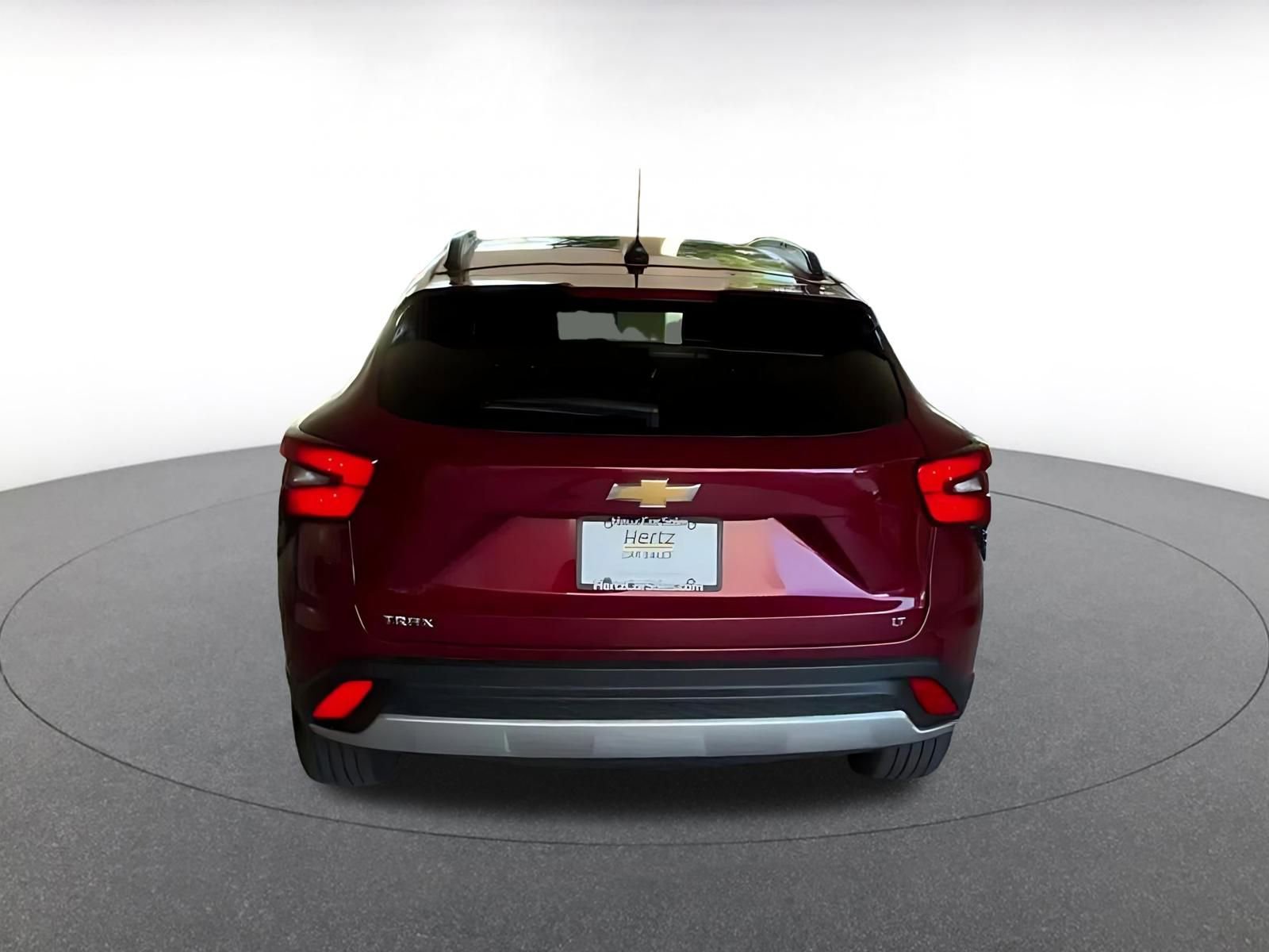 Used 2025 Chevrolet Trax LT w/ LT Convenience Package image 10