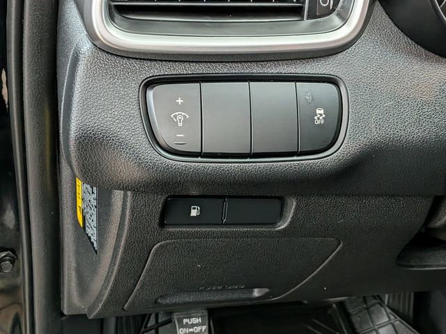 Used 2016 Kia Sorento LX w/ LX Convenience Package image 13
