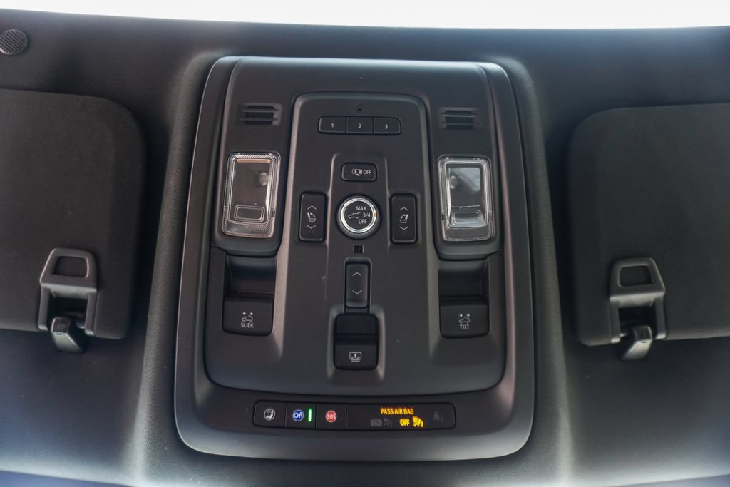 Used 2024 GMC Yukon XL Denali RWD image 23