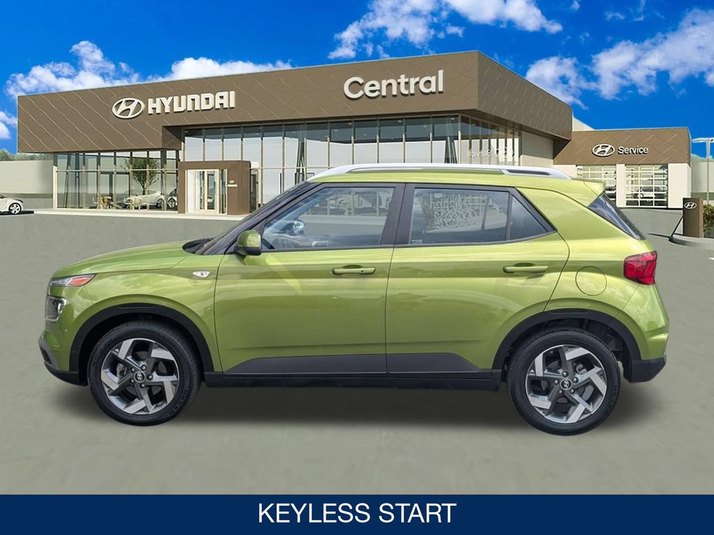 Certified 2024 Hyundai Venue SEL FWD image 5