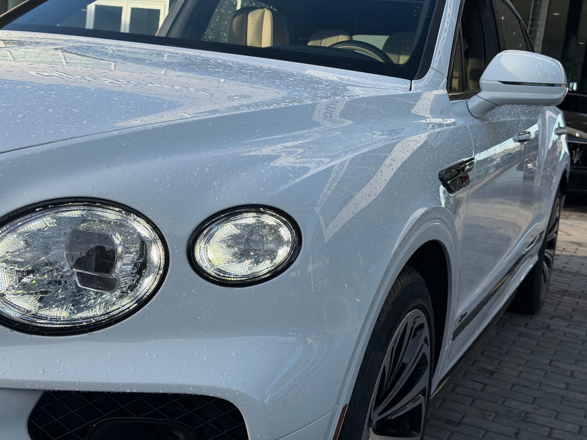 Used 2023 Bentley Bentayga Extended Wheelbase image 34