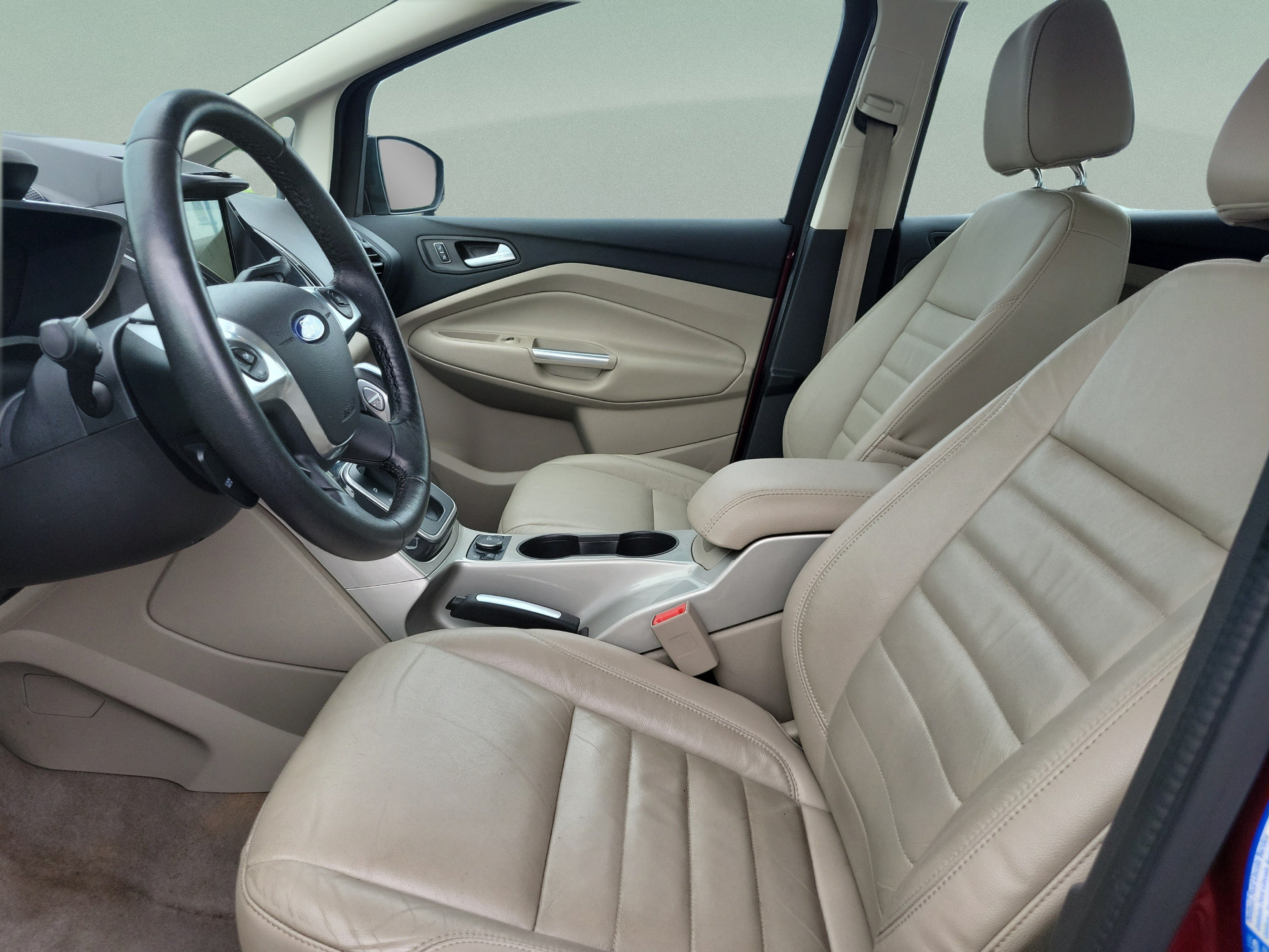 Used 2016 Ford C-MAX SEL w/ Equipment Group 302A FWD image 18