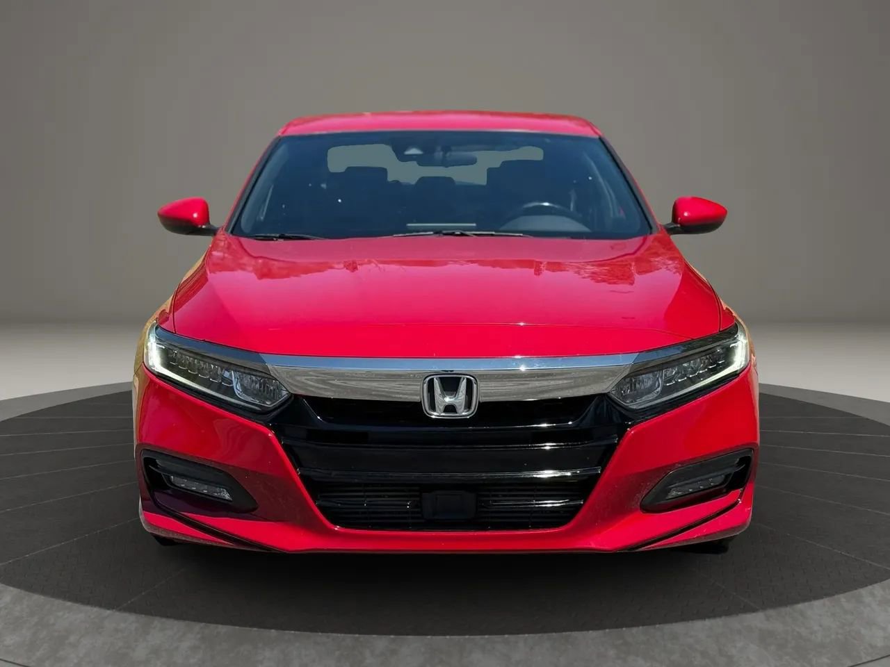 Used 2018 Honda Accord Sport image 2