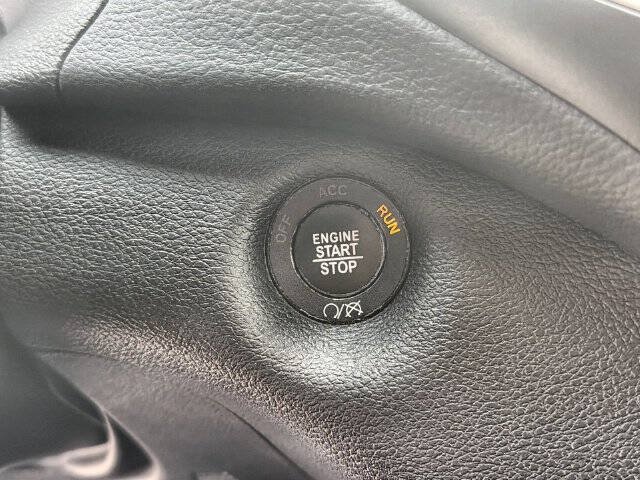Used 2021 Jeep Cherokee Trailhawk AWD/4WD image 16