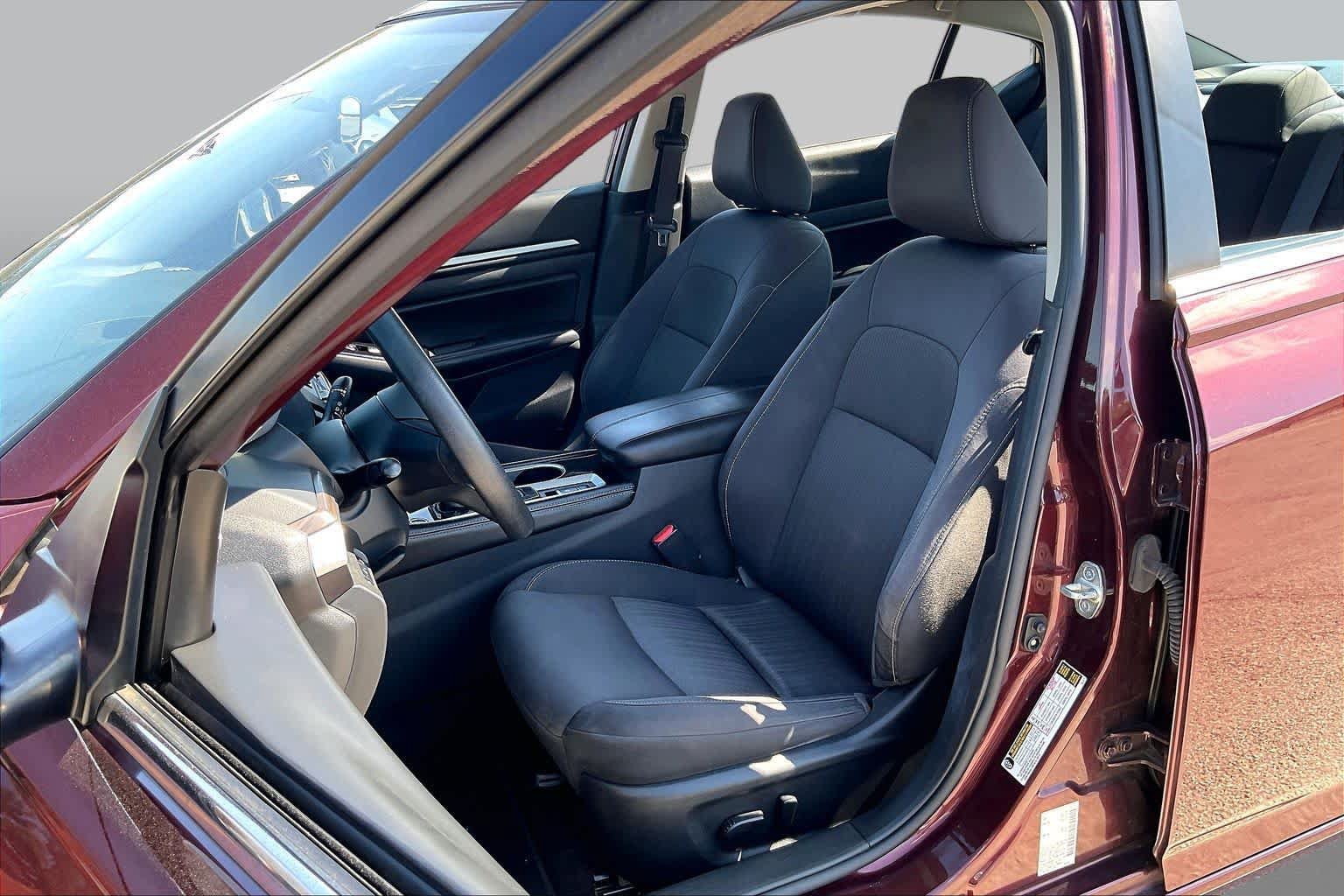 Used 2023 Nissan Altima 2.5 SV AWD/4WD image 8