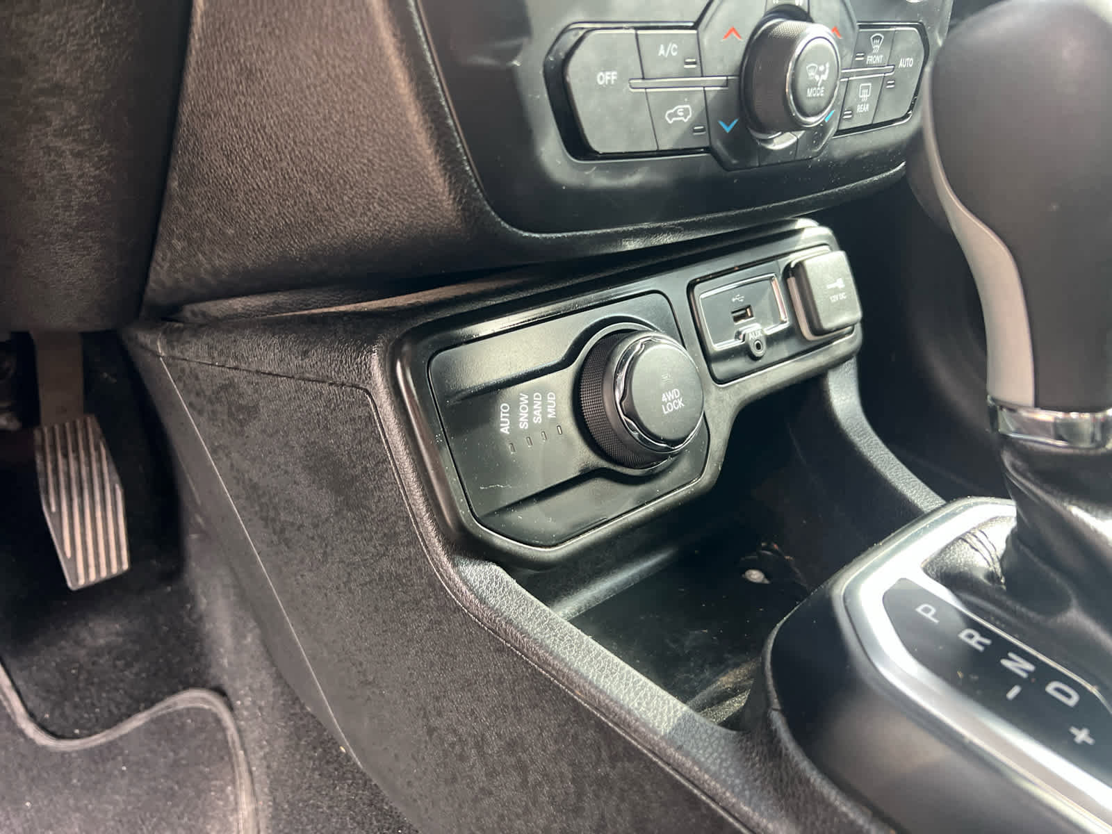 Used 2018 Jeep Renegade Sport w/ Power & Air Group AWD/4WD image 16