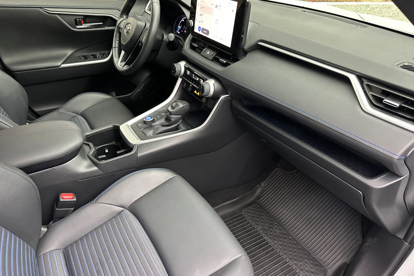 Used 2024 Toyota RAV4 XSE image 18