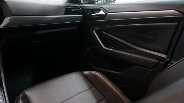 Certified 2023 Volkswagen Jetta SE image 36