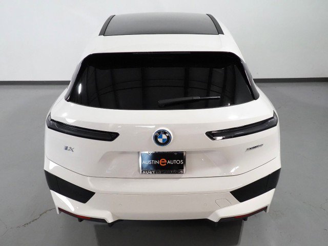 Used 2024 BMW iX xDrive50 w/ Sport Package image 7