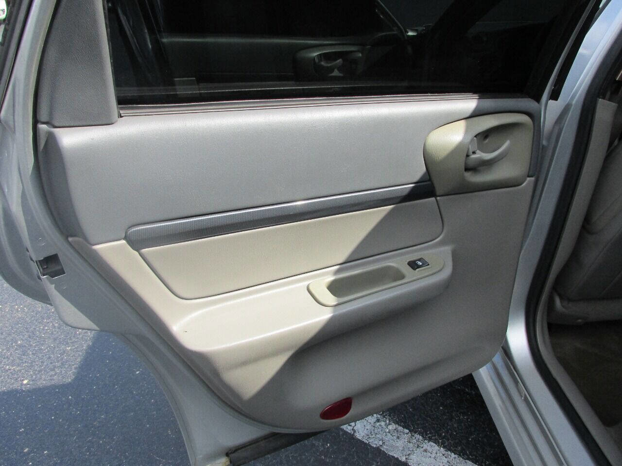 Used 2005 Chevrolet Impala SS w/ Sun And Sound Package image 25