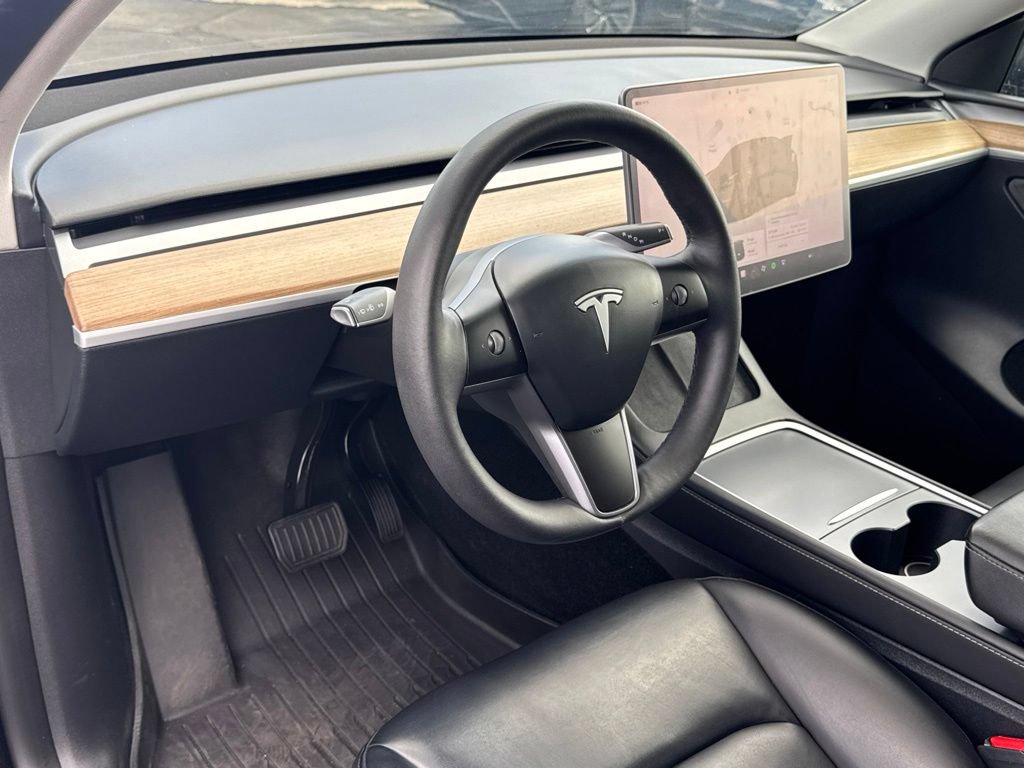 Used 2024 Tesla Model Y Long Range AWD/4WD image 11
