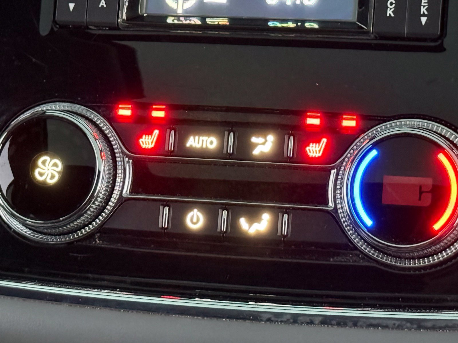 Used 2018 Lincoln Navigator Select RWD image 18