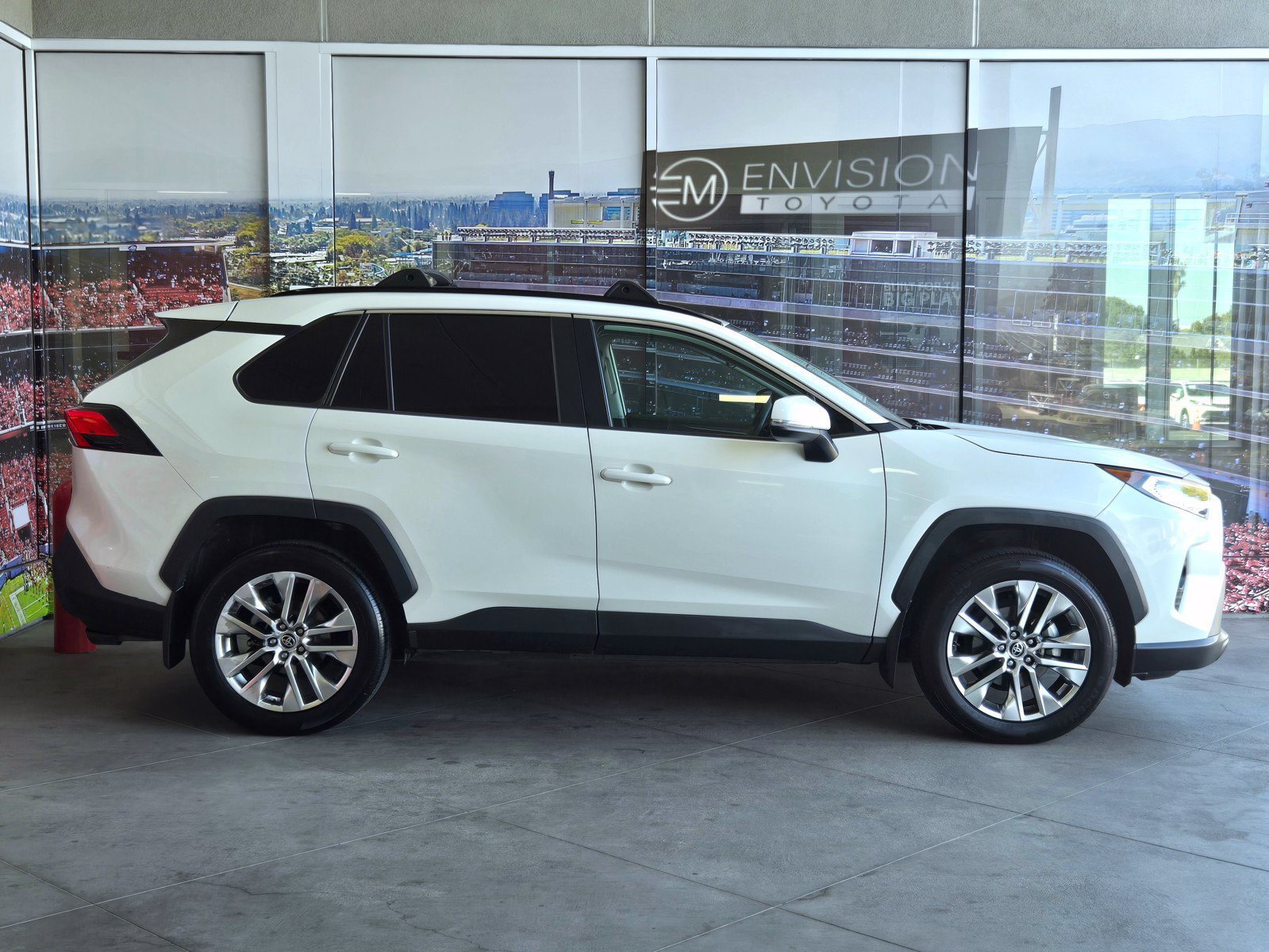 Certified 2021 Toyota RAV4 XLE Premium FWD image 4