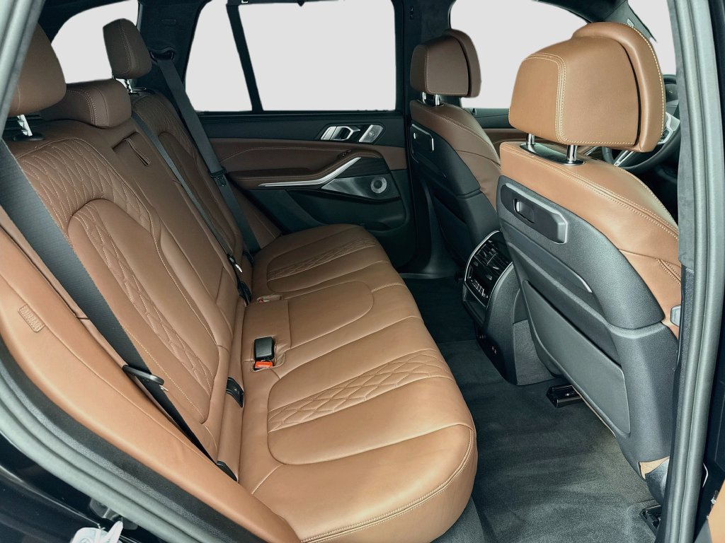 Certified 2026 BMW X5 M60i AWD/4WD image 21