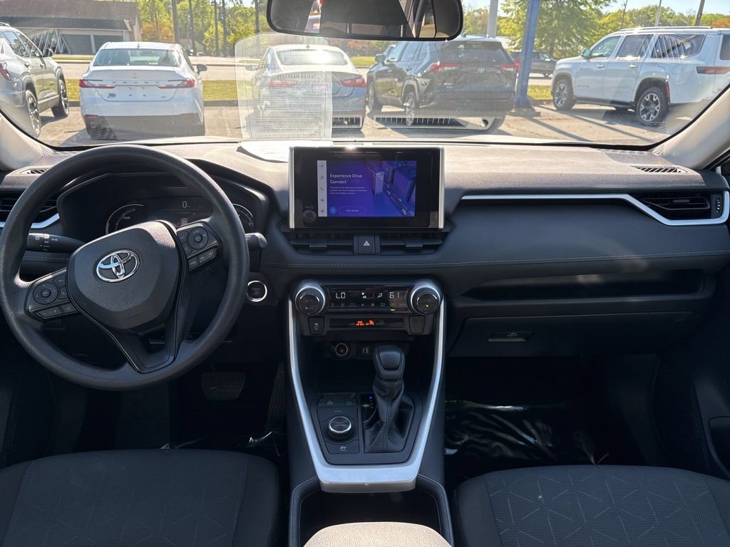 Used 2024 Toyota RAV4 XLE AWD/4WD image 10