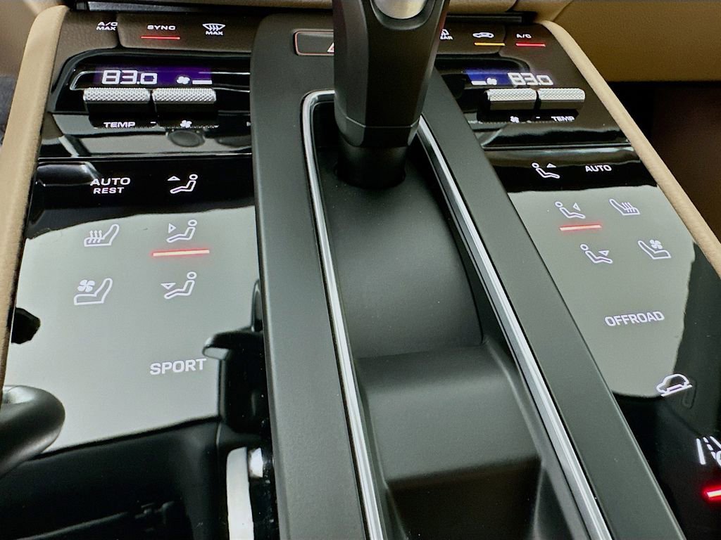 Certified 2026 Porsche Macan image 23