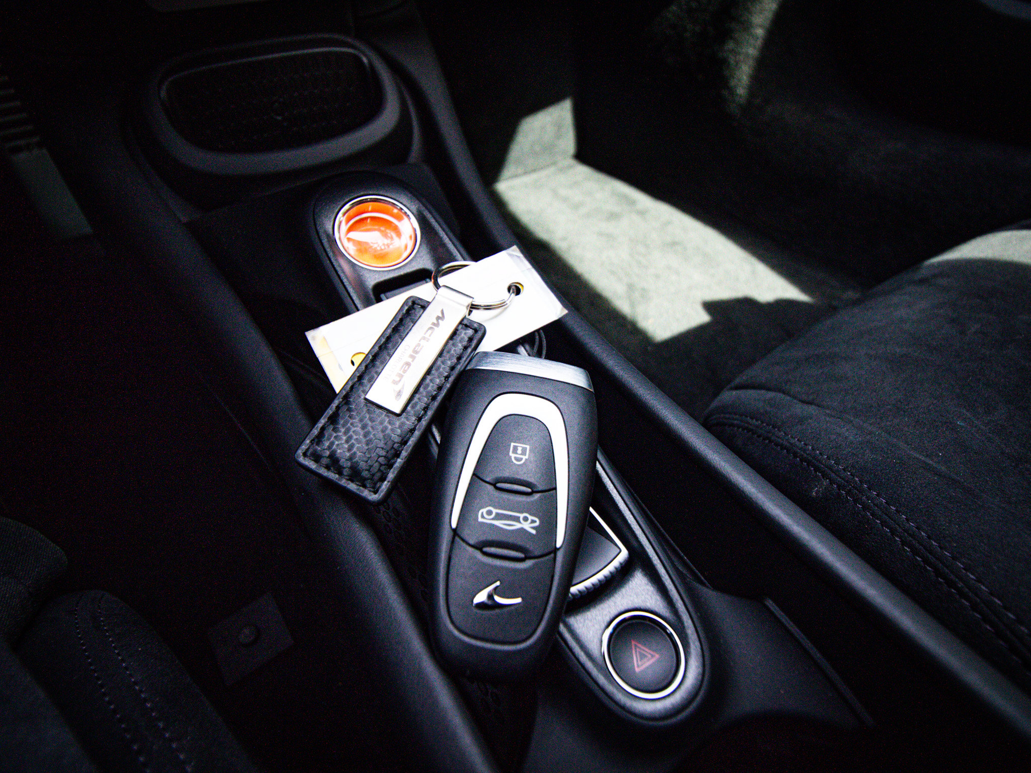 Used 2025 McLaren Artura RWD image 35