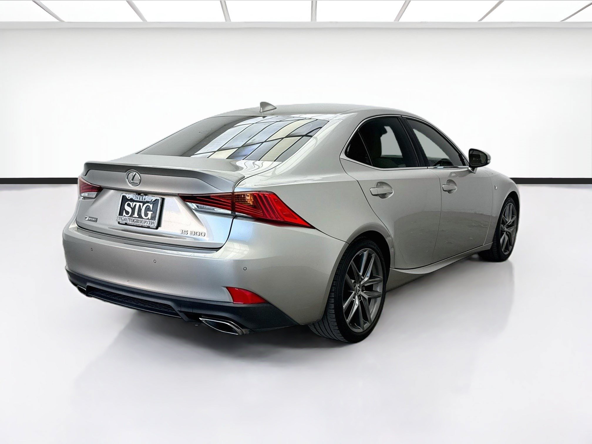Used 2020 Lexus IS 300 F Sport w/ F Sport Package RWD image 4