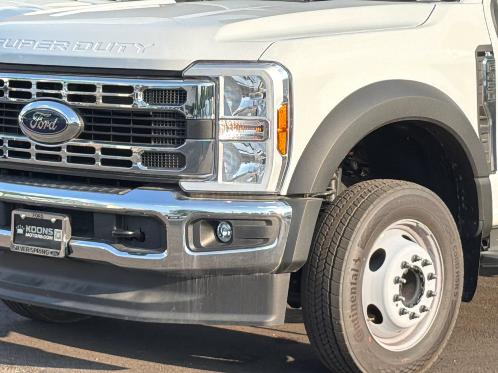 New 2025 Ford F450 XL w/ XL Chrome Package RWD image 2