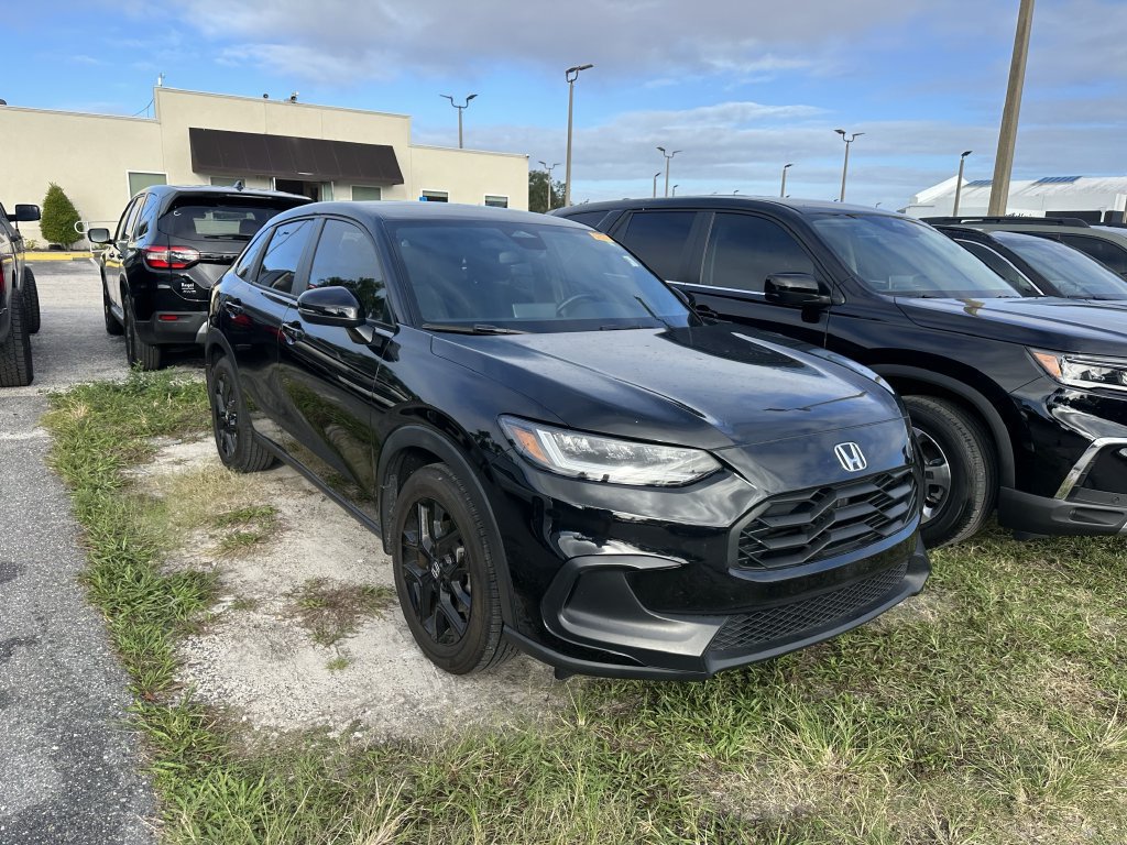 Used 2025 Honda HR-V Sport image 3