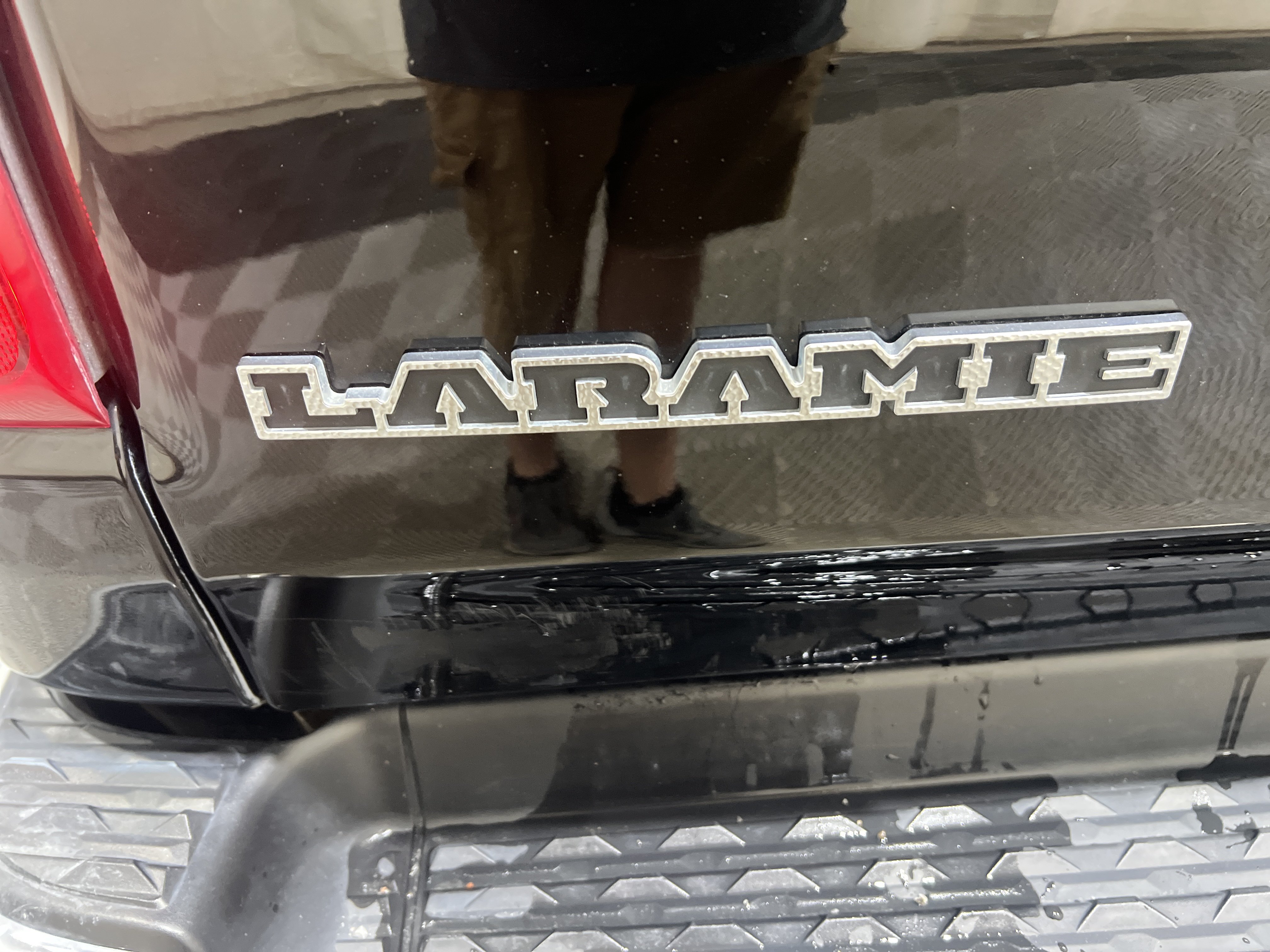 Used 2022 RAM 1500 Laramie AWD/4WD image 3