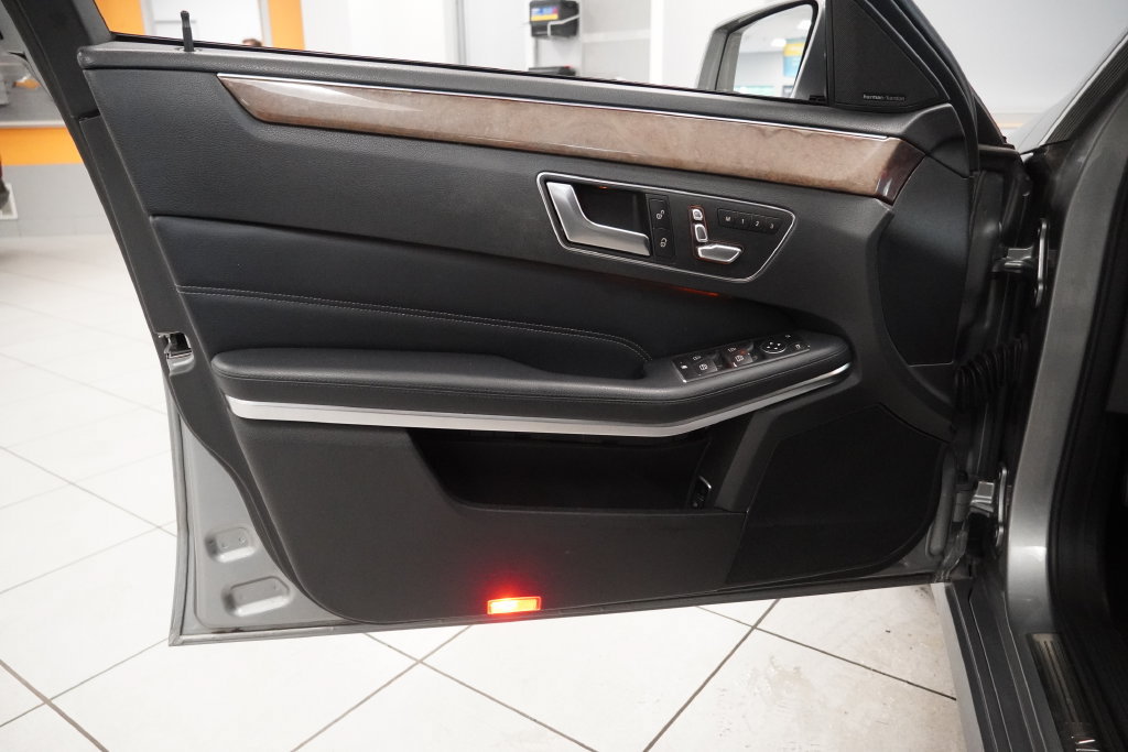 Used 2014 Mercedes-Benz E 350 4MATIC Sedan w/ Premium 1 Package image 11