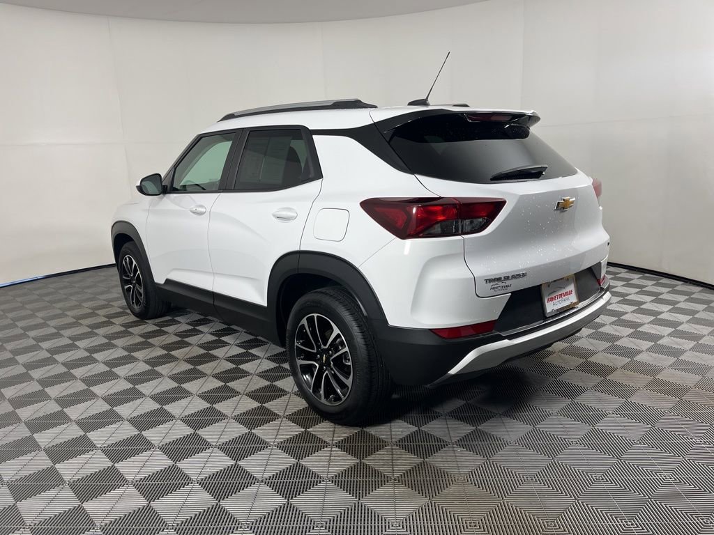 Certified 2025 Chevrolet TrailBlazer LT FWD image 12