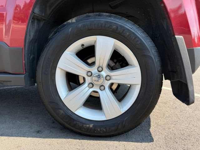 Used 2012 Jeep Patriot Latitude w/ Trailer Tow Prep Group AWD/4WD image 8