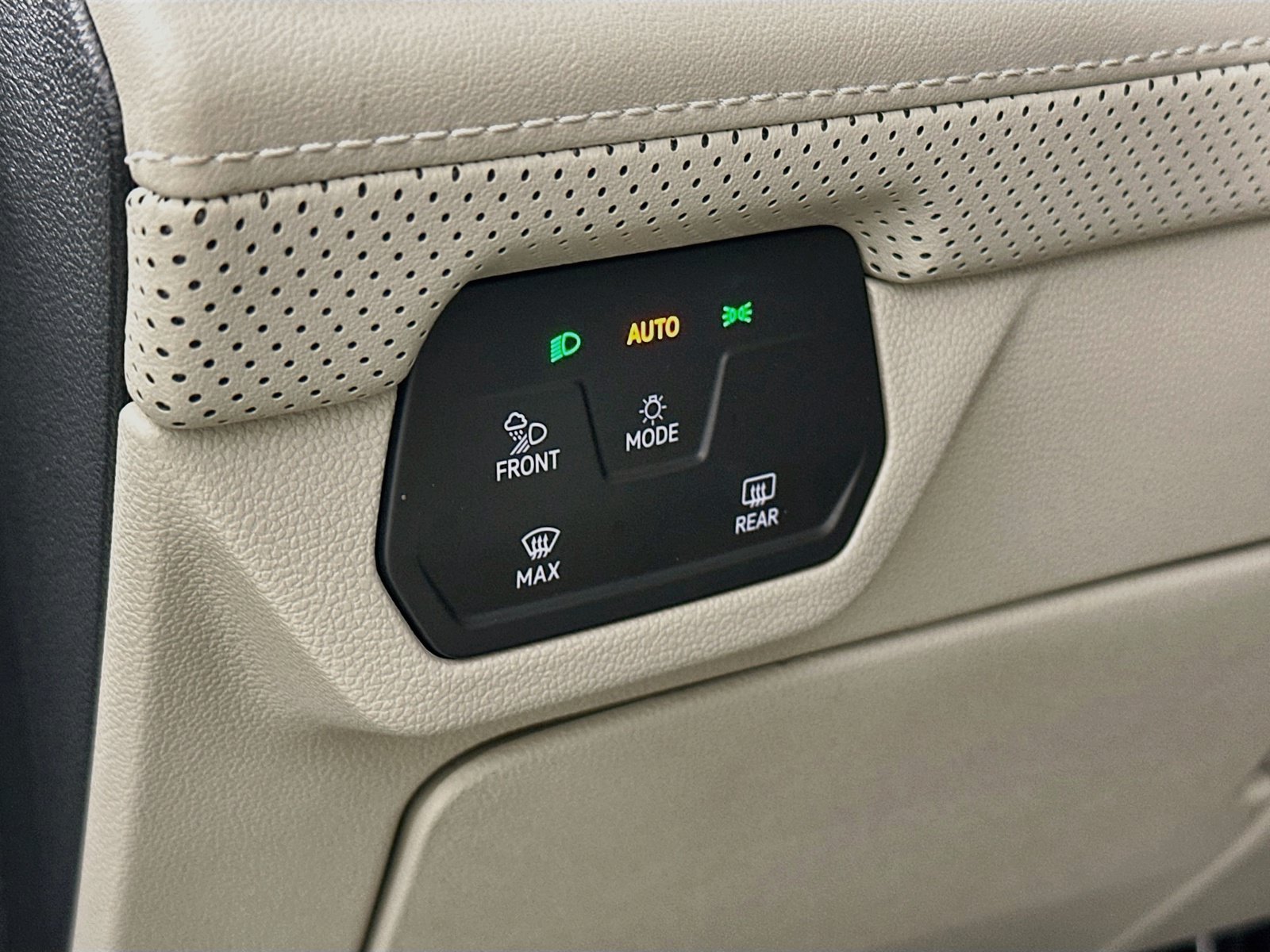 Used 2024 Volkswagen Atlas SE FWD image 10