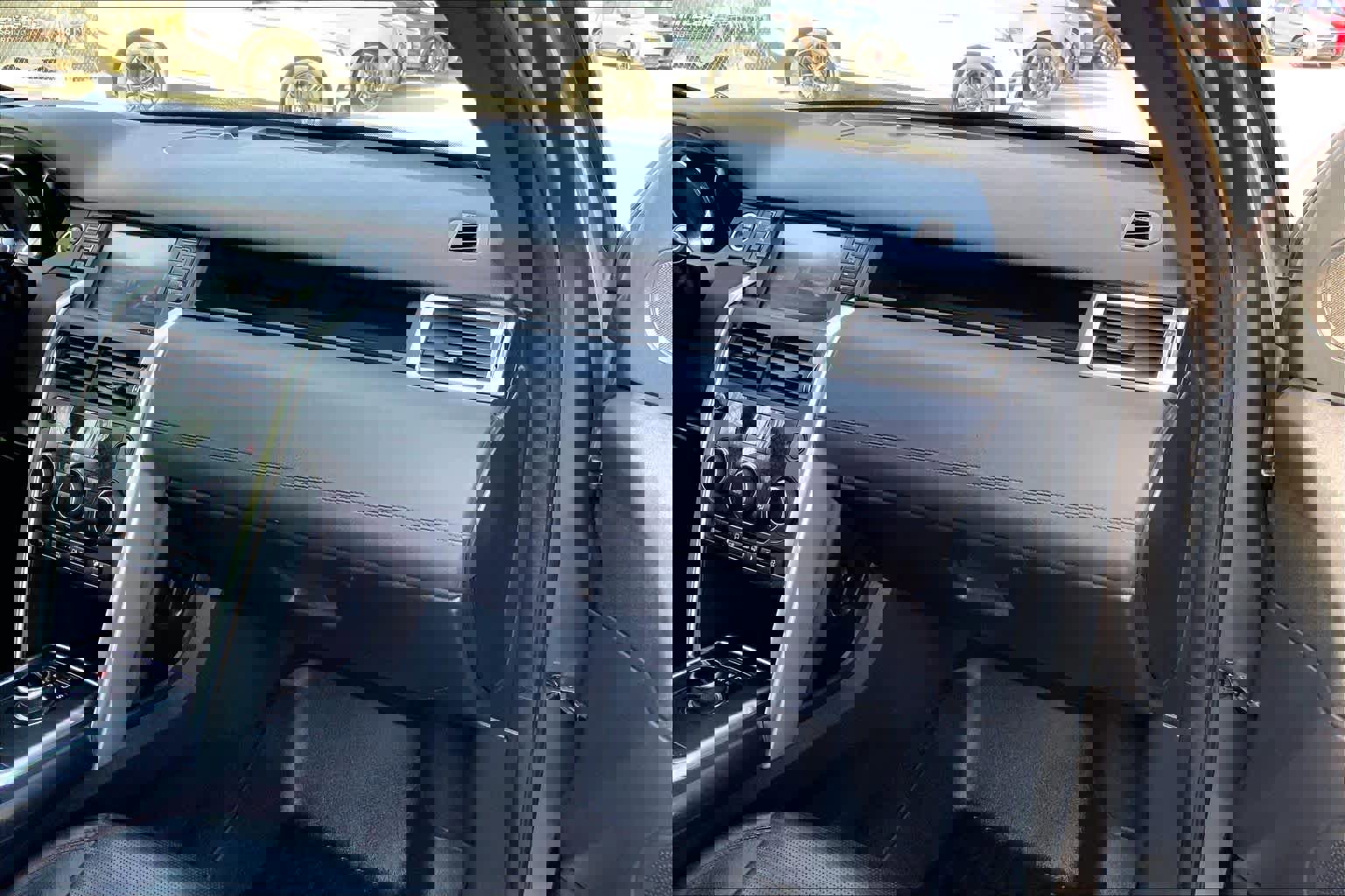 Certified 2019 Land Rover Discovery Sport SE image 17