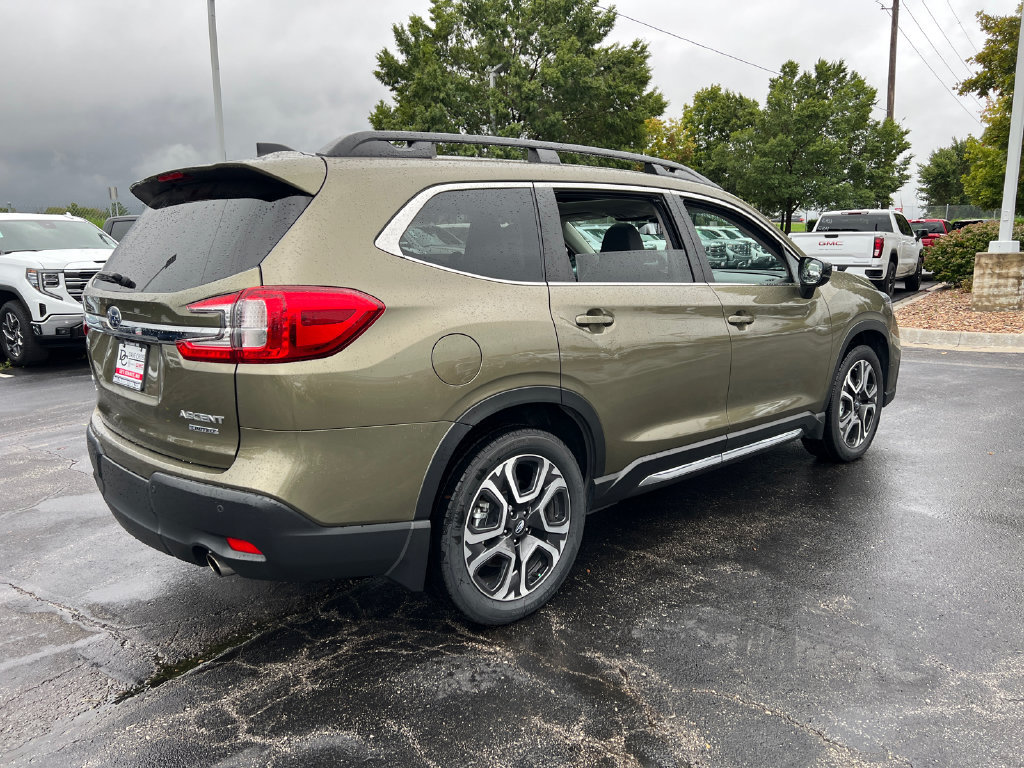 Used 2024 Subaru Ascent Limited w/ Technology Package AWD/4WD image 7