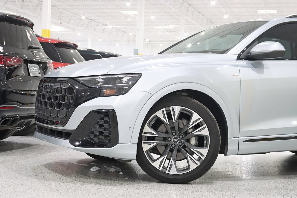 Used 2025 Audi Q8 Prestige AWD/4WD image 2