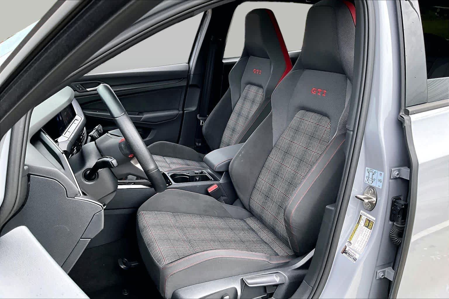 Used 2024 Volkswagen GTI SE FWD image 7