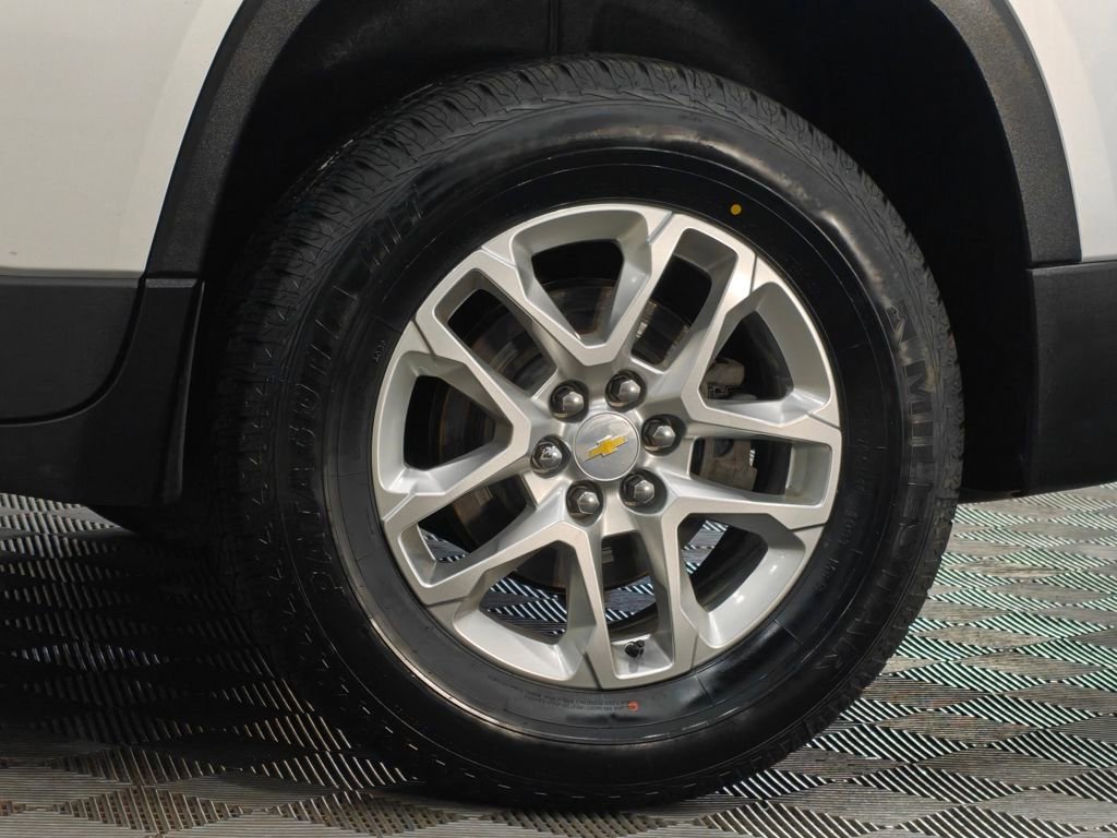 Used 2021 Chevrolet Traverse LT image 59