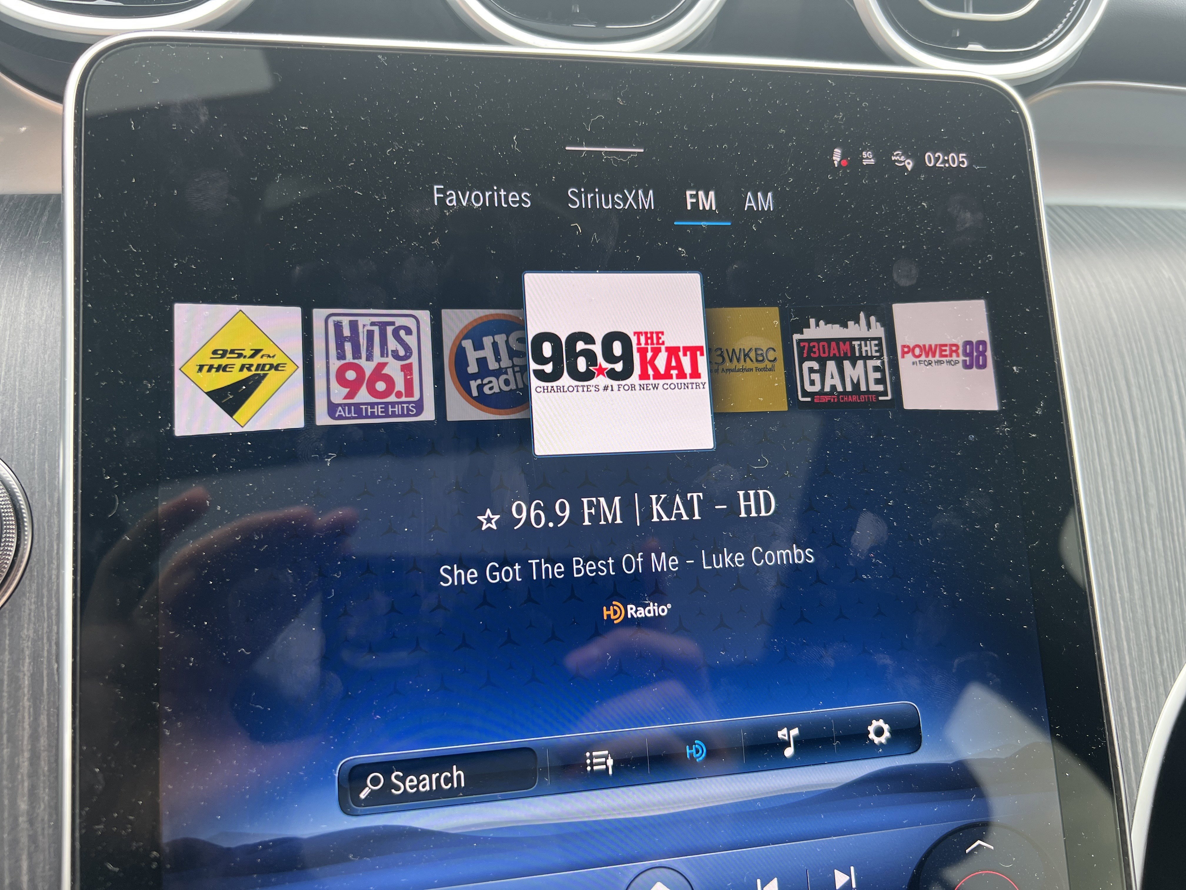 Certified 2025 Mercedes-Benz GLC 43 AMG 4MATIC image 23