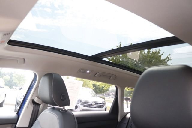 Used 2024 Volkswagen Taos SEL image 15