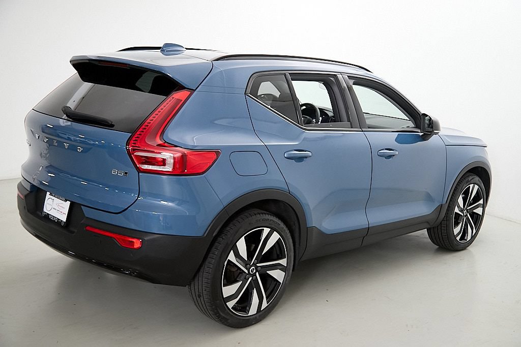 Certified 2024 Volvo XC40 B5 Ultimate w/ Climate Package AWD/4WD image 9