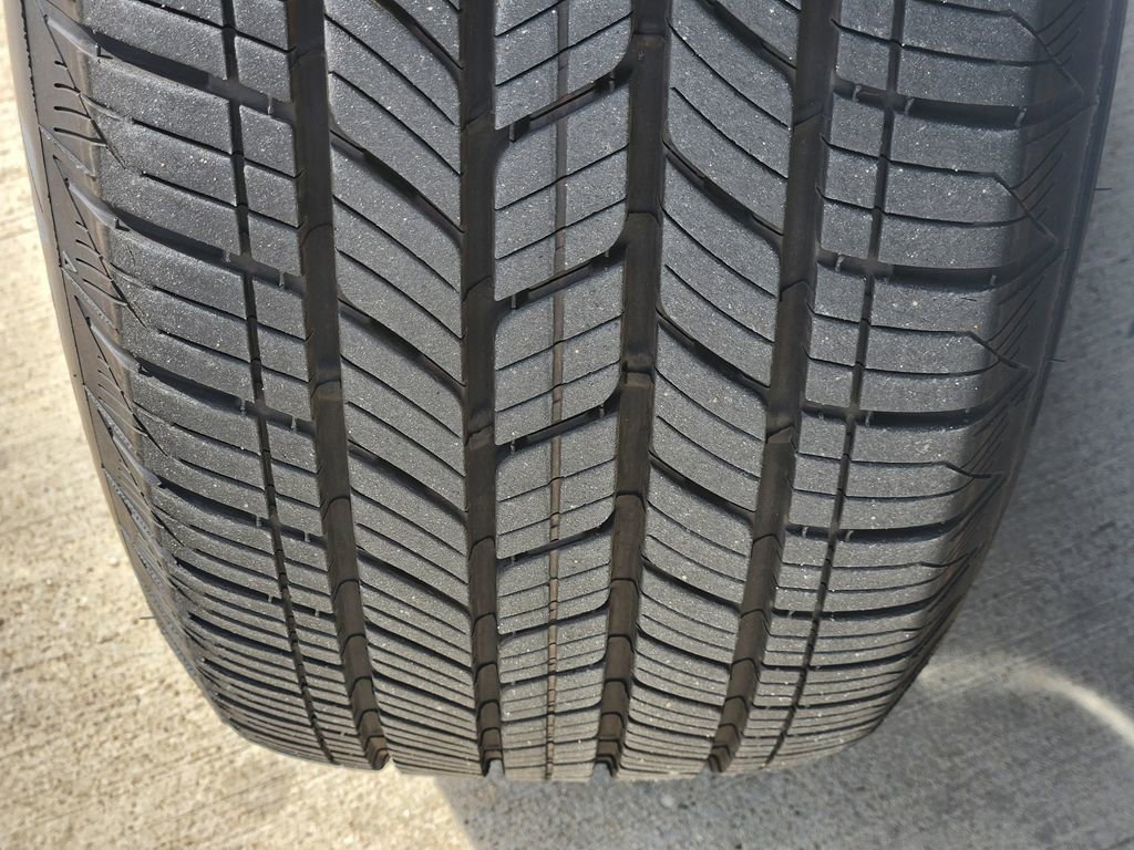 Used 2025 Lexus RX 350 Premium w/ Accessory Package (Z1) image 11