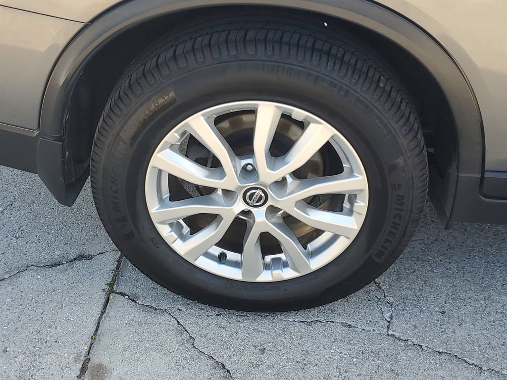 Certified 2020 Nissan Rogue SV FWD image 14