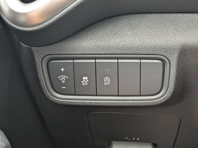 Certified 2025 Kia Soul LX w/ LX Technology Package FWD image 21