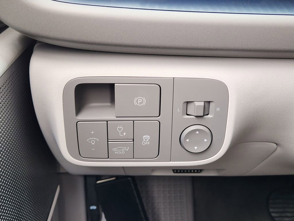 Used 2025 Hyundai Ioniq 6 SEL image 24