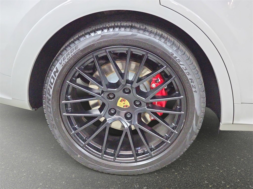 Used 2023 Porsche Cayenne GTS image 35