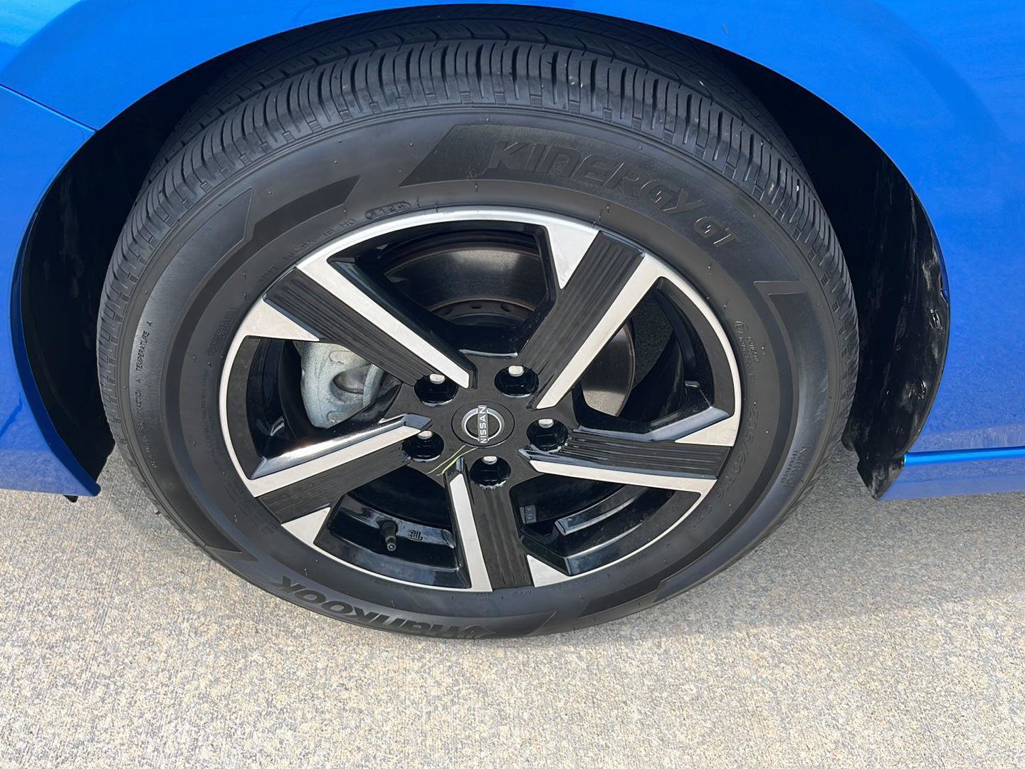Used 2025 Nissan Sentra SV FWD image 30