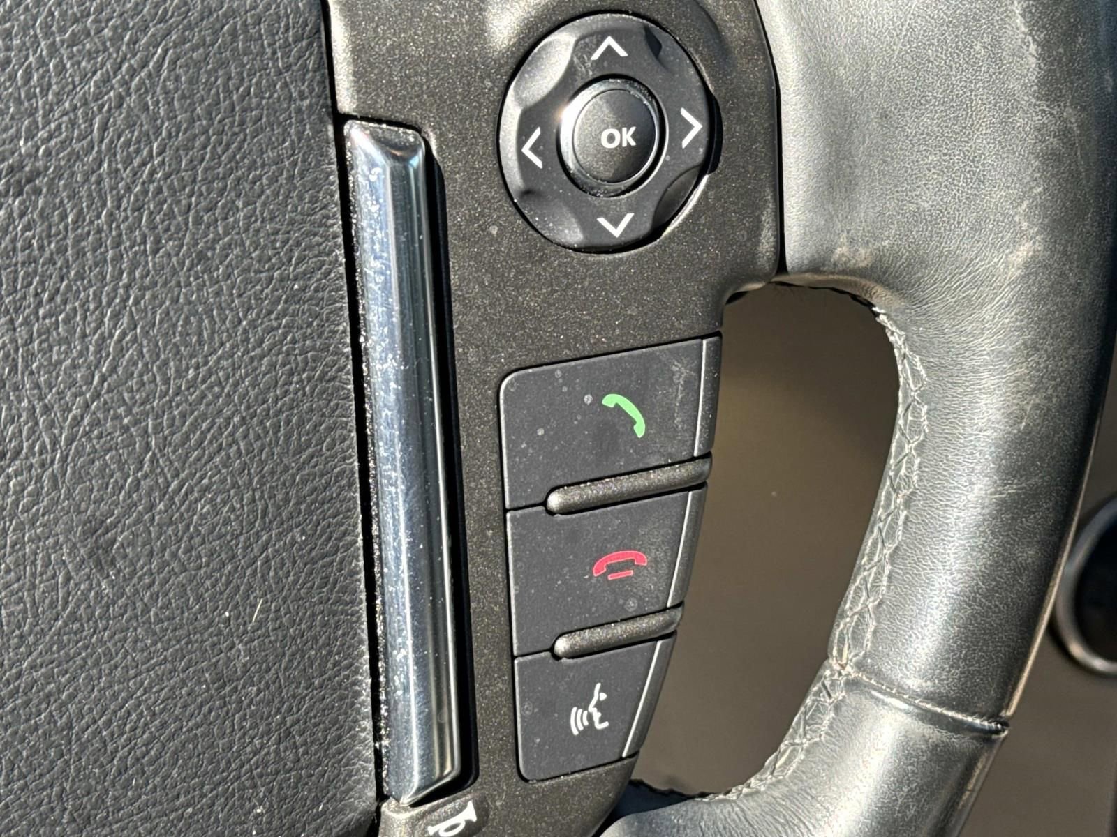 Used 2016 Land Rover LR4 HSE image 24