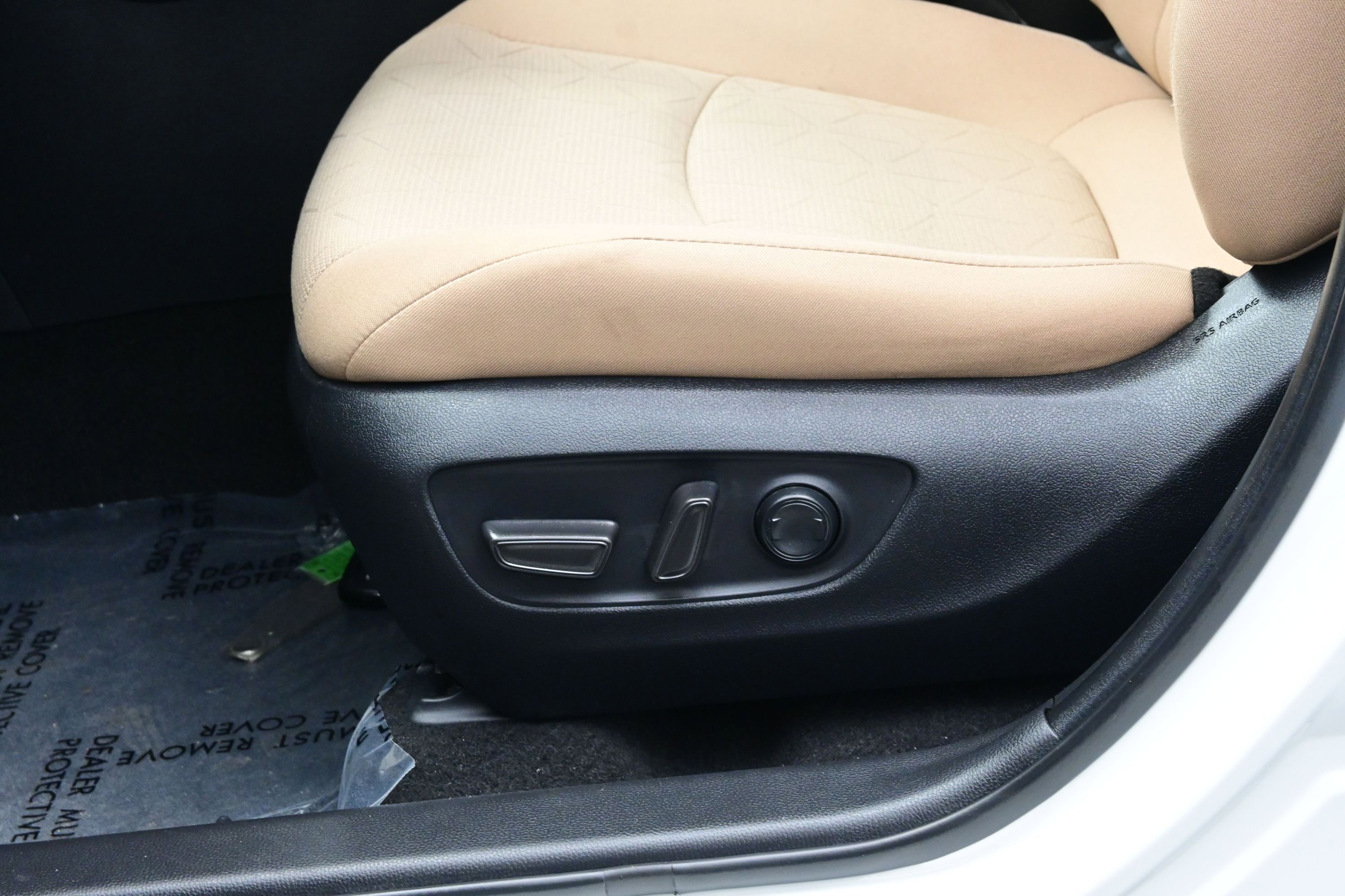 Used 2022 Toyota RAV4 XLE w/ XLE Grade Weather Package AWD/4WD image 11